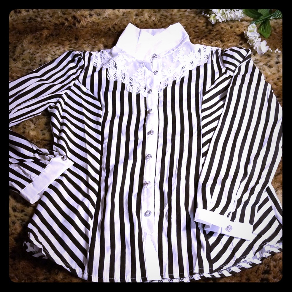 Long Sleeve T-Shirt.(Z)